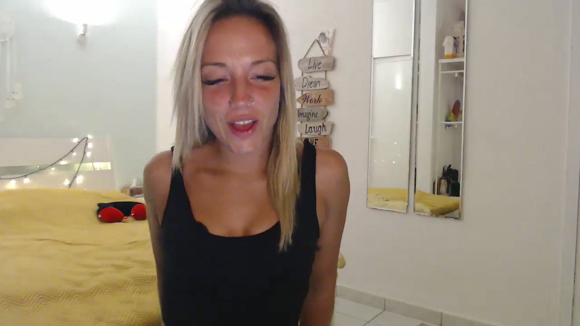 Gallery image thumbnail from Hotangelalli's myfreecams stream on, 07/31/2023, 01:22 image 17 of 20