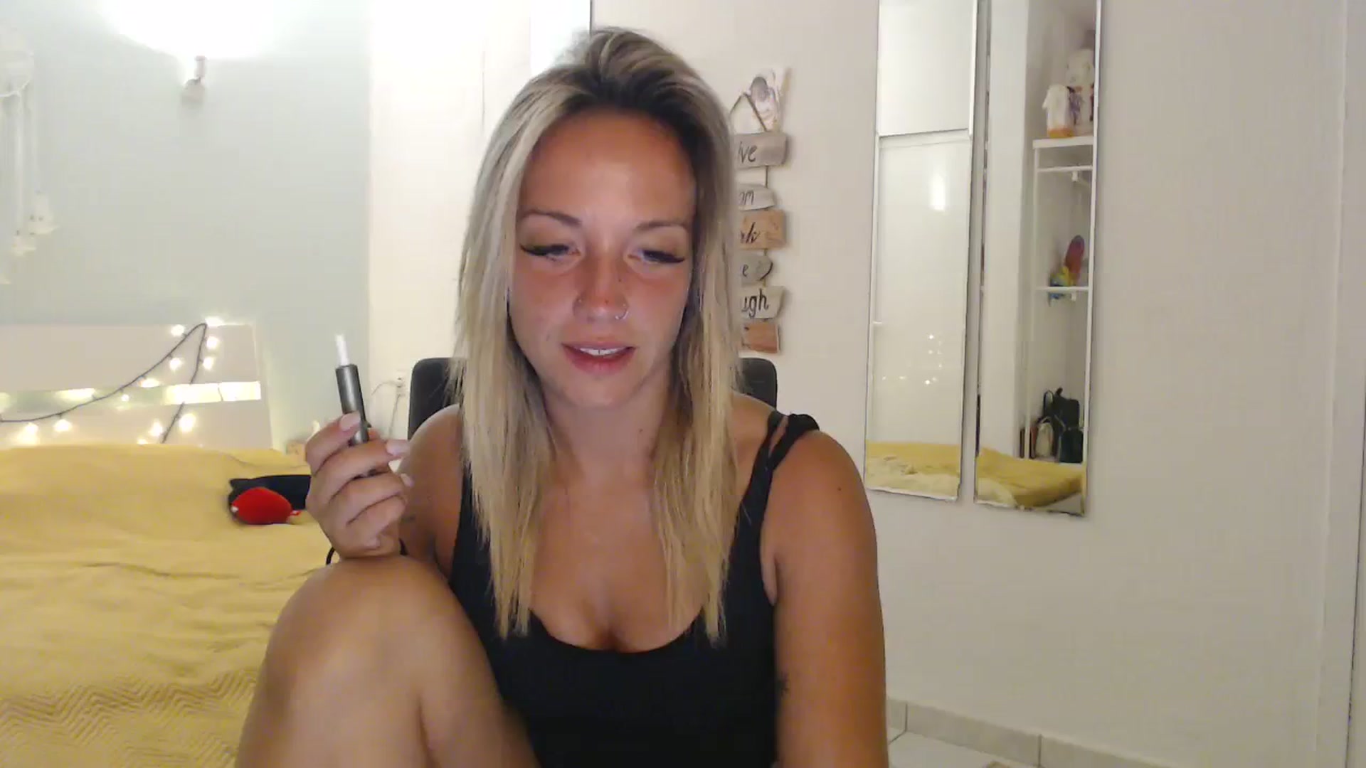 Gallery image thumbnail from Hotangelalli's myfreecams stream on, 07/31/2023, 01:22 image 10 of 20