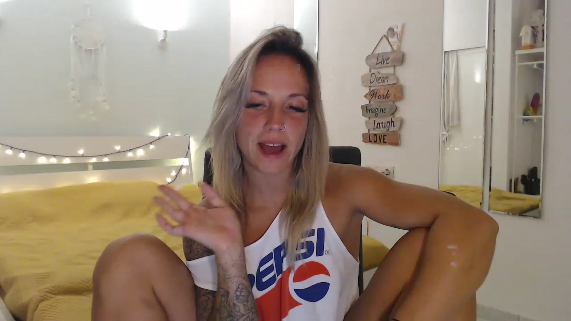 Gallery image thumbnail from Hotangelalli's myfreecams stream on, 08/02/2023, 22:24 image 15 of 20