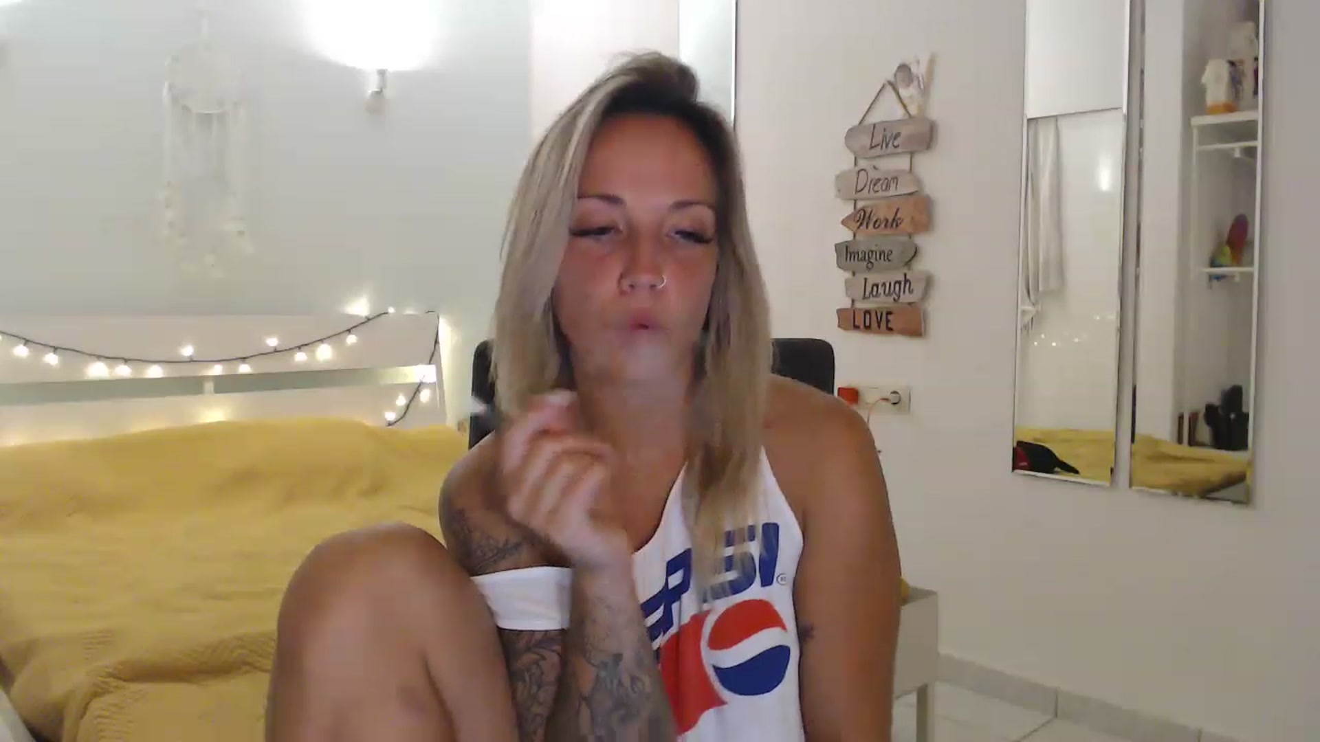 Gallery image thumbnail from Hotangelalli's myfreecams stream on, 08/02/2023, 22:24 image 11 of 20