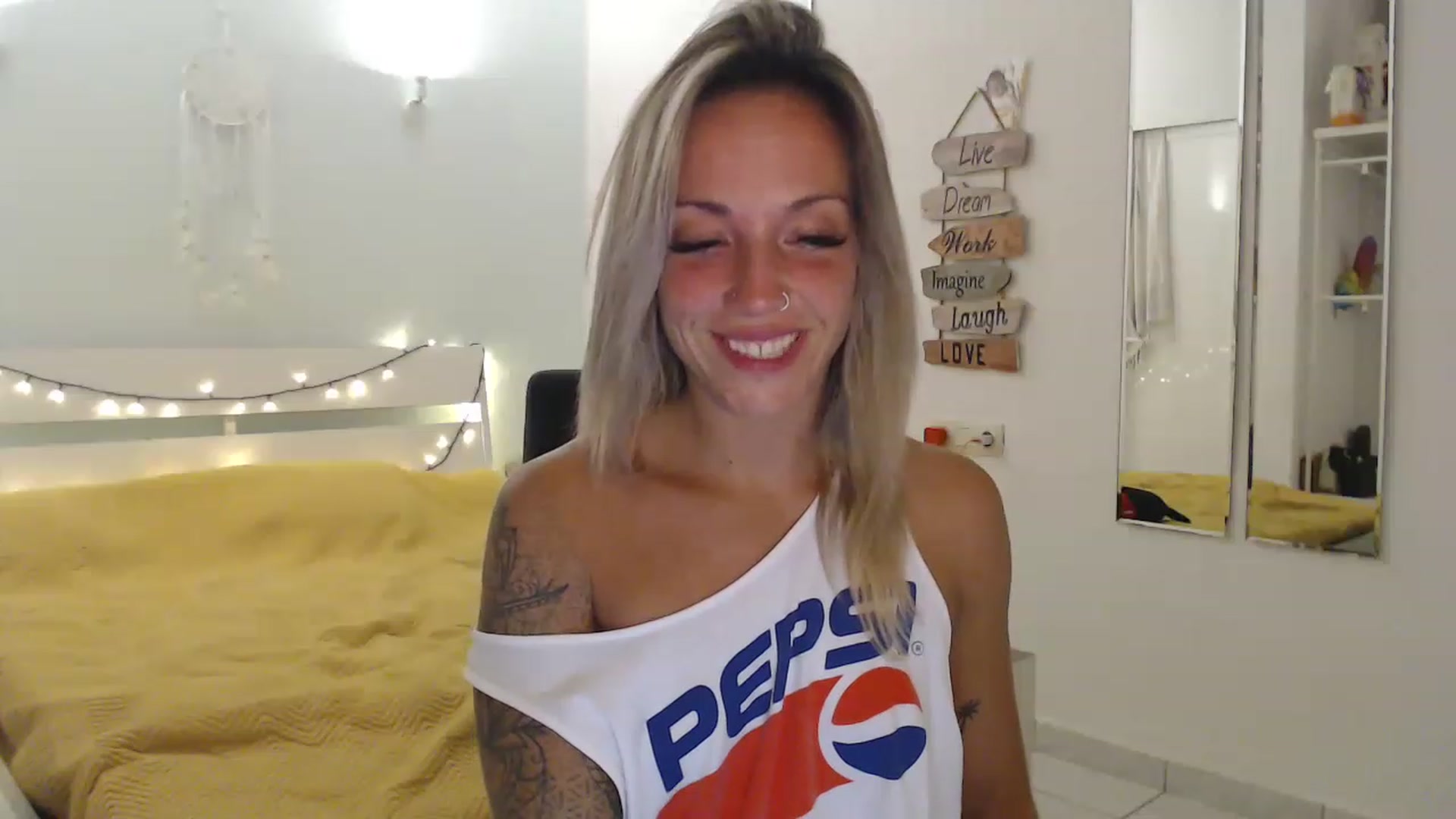 Gallery image thumbnail from Hotangelalli's myfreecams stream on, 08/02/2023, 22:24 image 5 of 20