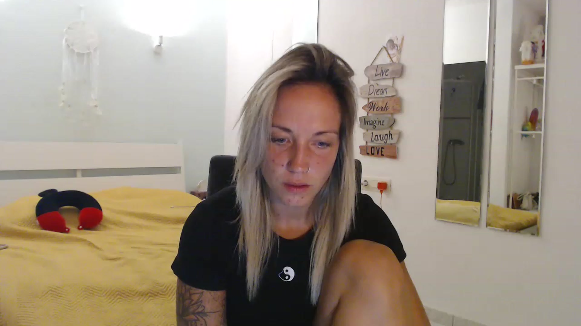 Gallery image thumbnail from Hotangelalli's myfreecams stream on, 08/18/2023, 24:37 image 20 of 20