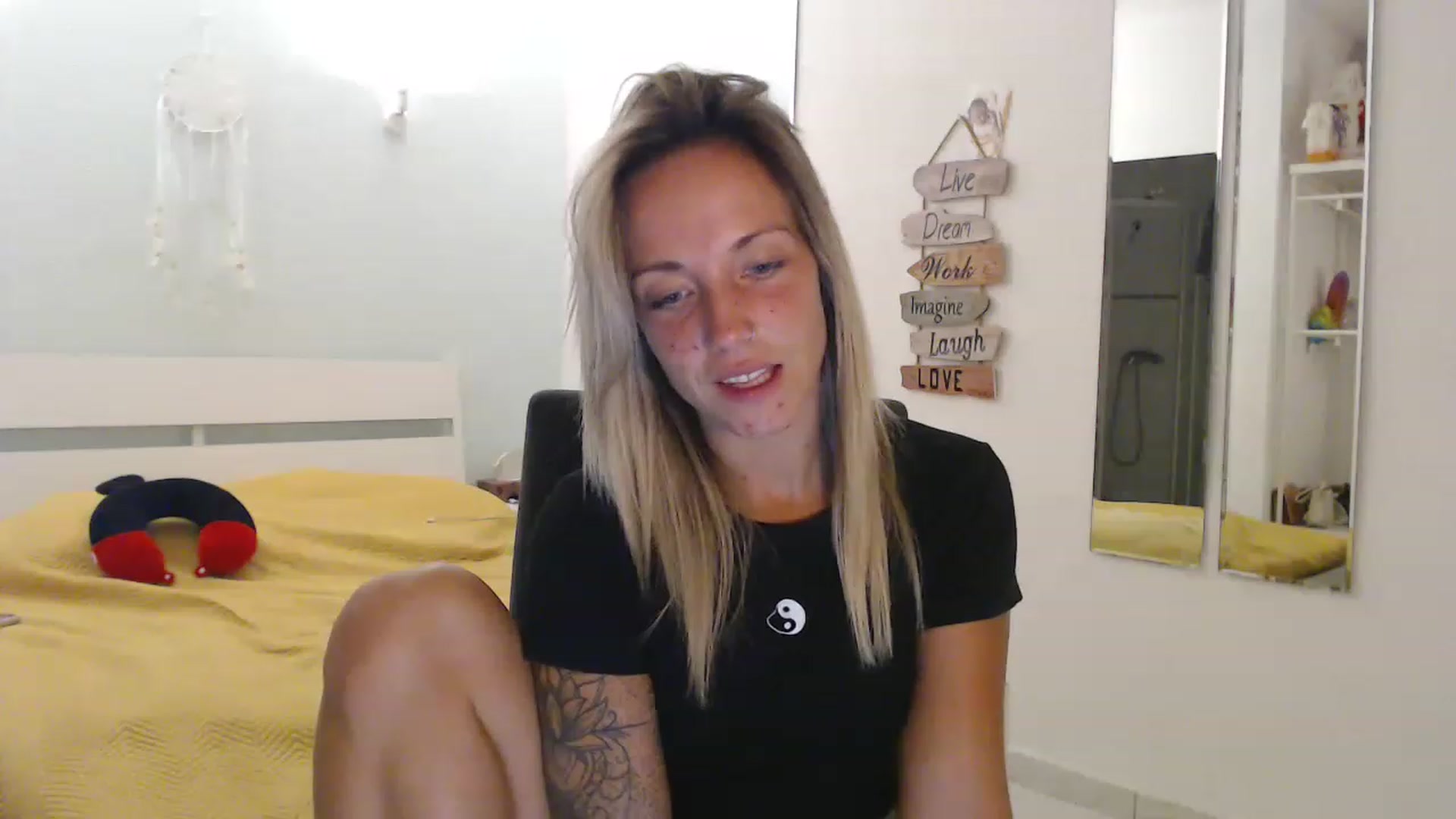 Gallery image thumbnail from Hotangelalli's myfreecams stream on, 08/18/2023, 24:37 image 16 of 20