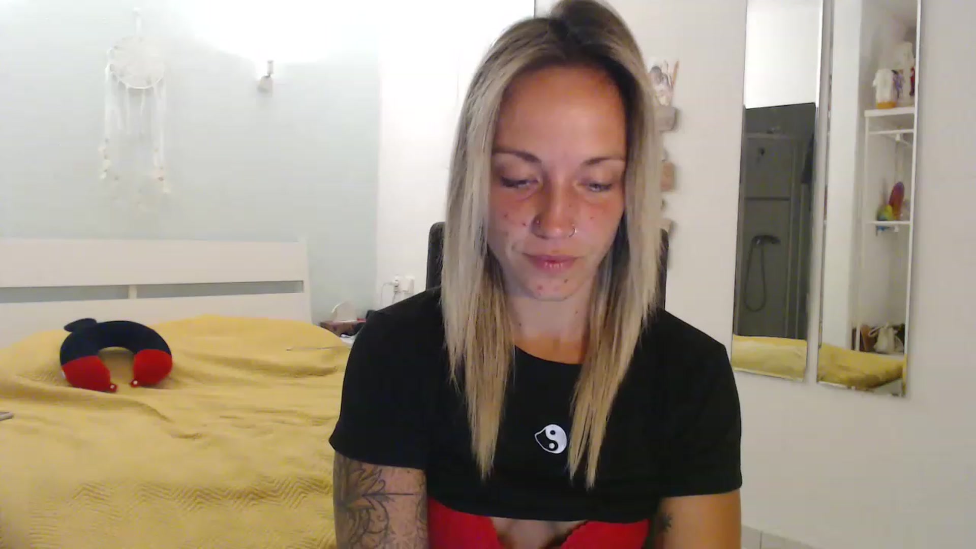 Gallery image thumbnail from Hotangelalli's myfreecams stream on, 08/18/2023, 24:37 image 5 of 20