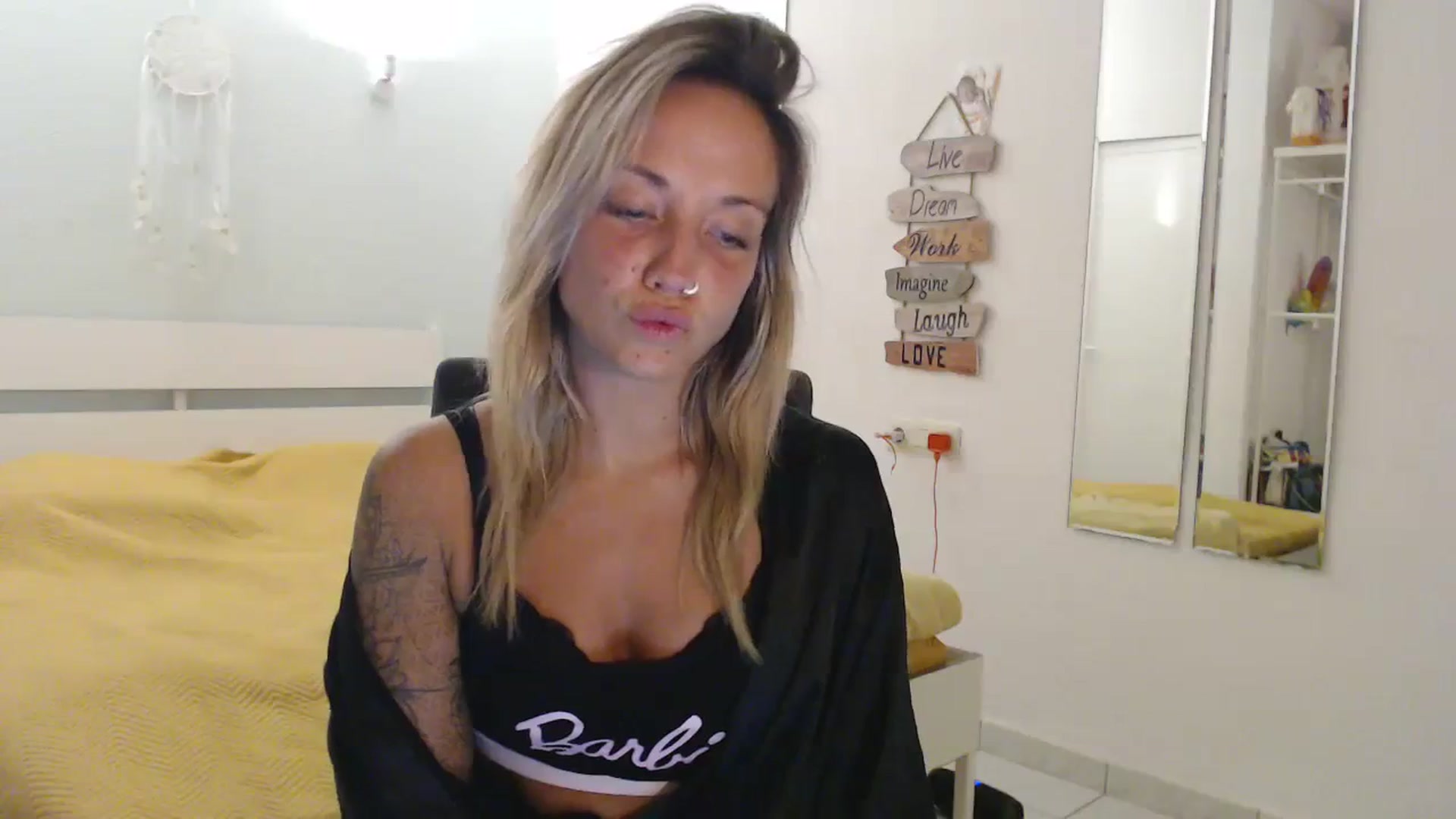 Gallery image thumbnail from Hotangelalli's myfreecams stream on, 08/21/2023, 01:02 image 4 of 20