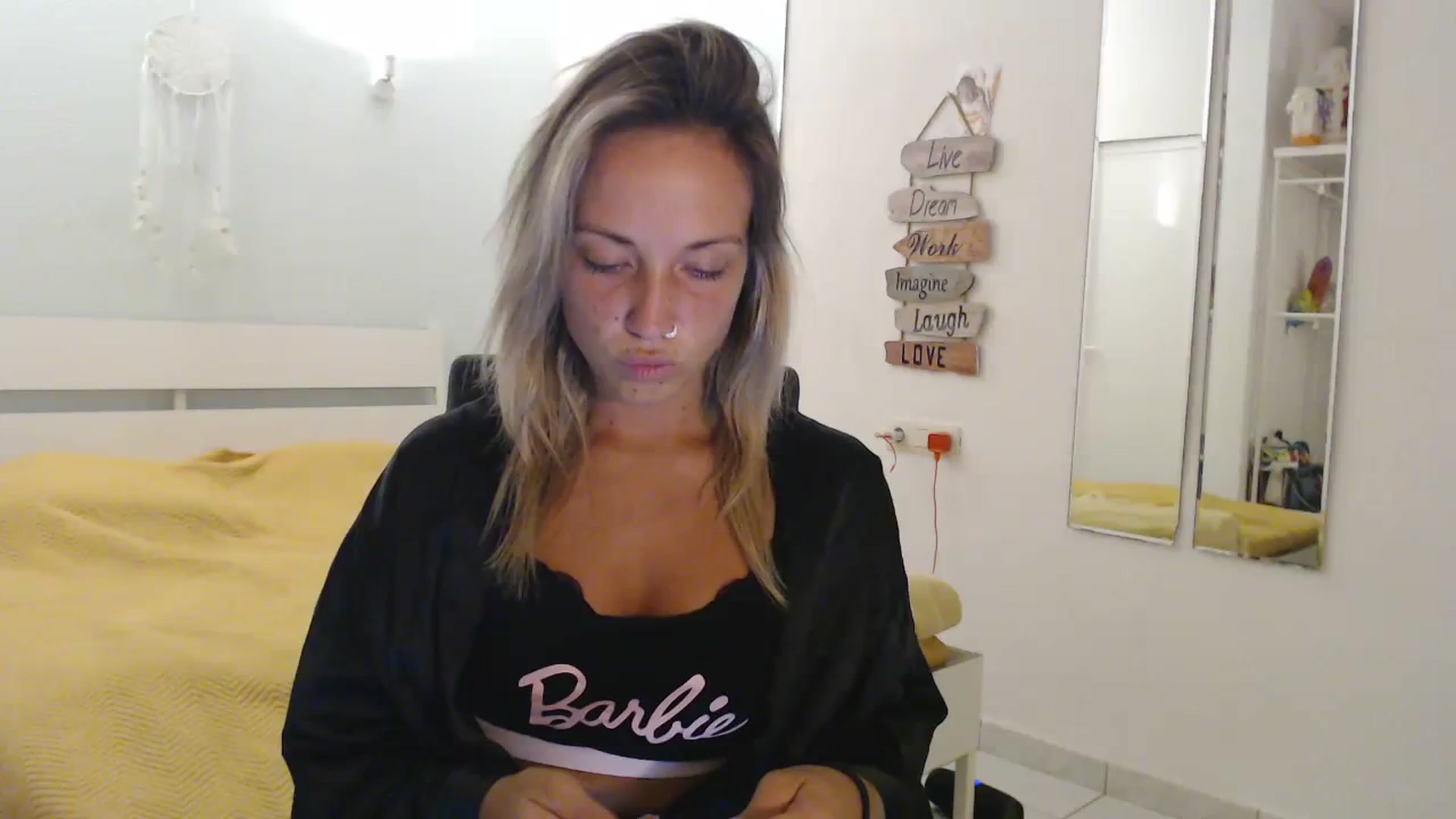 Gallery image thumbnail from Hotangelalli's myfreecams stream on, 08/21/2023, 01:02 image 2 of 20