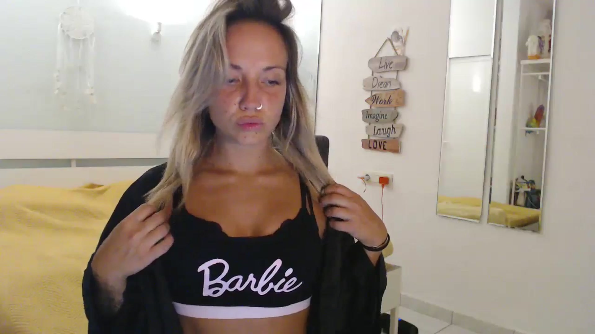 Gallery image thumbnail from Hotangelalli's myfreecams stream on, 08/21/2023, 01:02 image 7 of 20