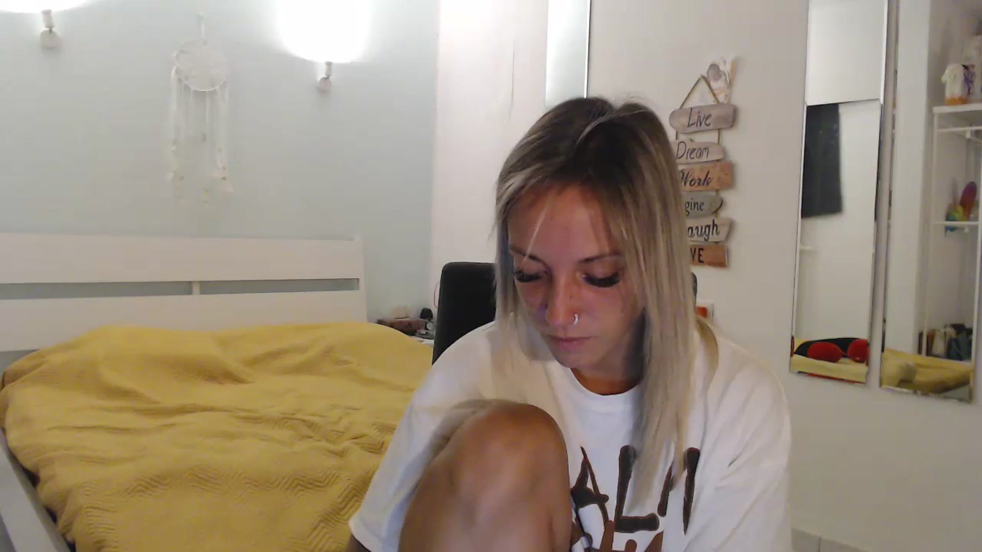 Gallery image thumbnail from Hotangelalli's myfreecams stream on, 08/26/2023, 24:46 image 6 of 20