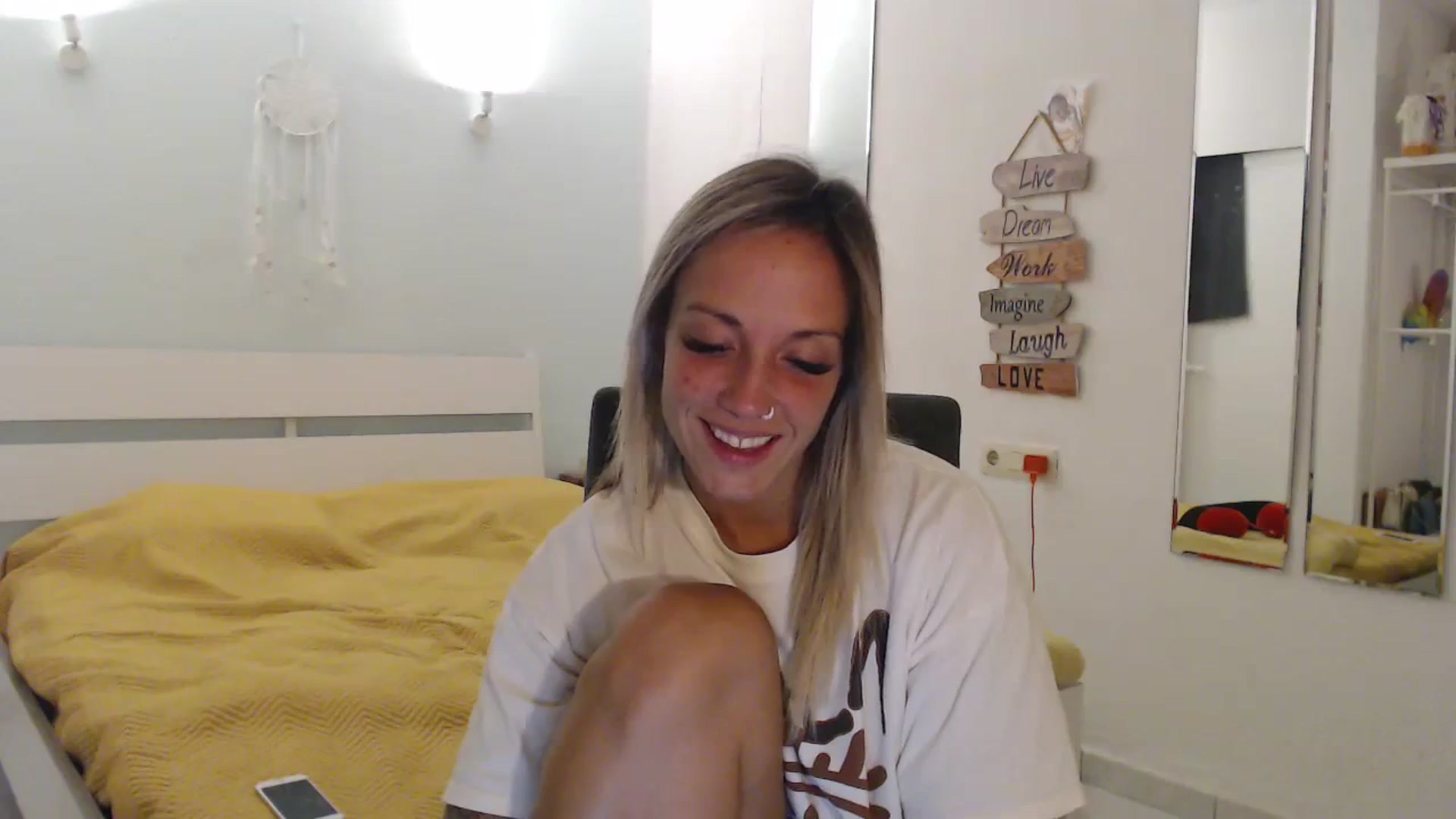Gallery image thumbnail from Hotangelalli's myfreecams stream on, 08/26/2023, 24:46 image 18 of 20