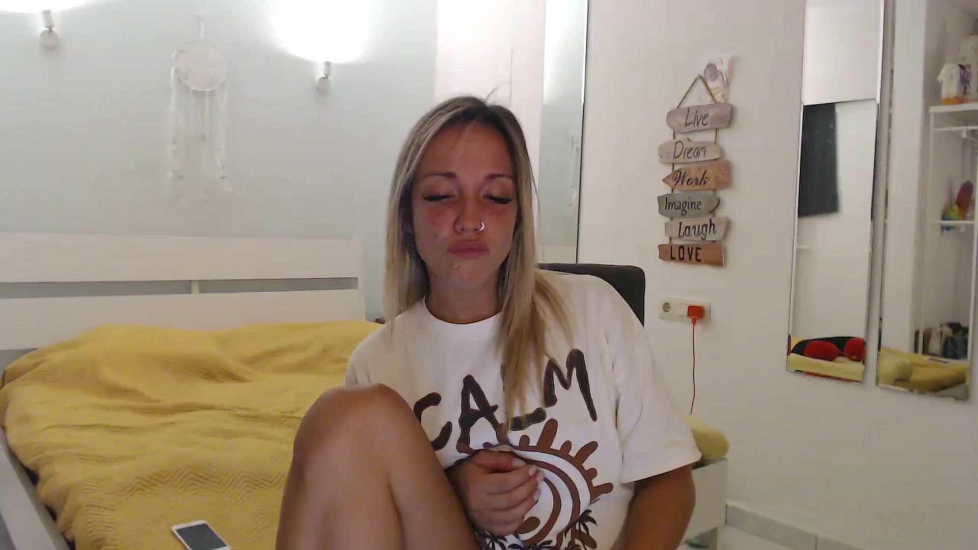 Gallery image thumbnail from Hotangelalli's myfreecams stream on, 08/26/2023, 24:46 image 16 of 20