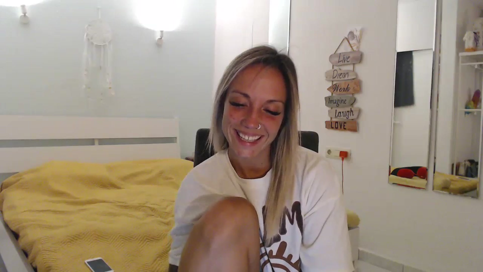 Gallery image thumbnail from Hotangelalli's myfreecams stream on, 08/26/2023, 24:46 image 15 of 20