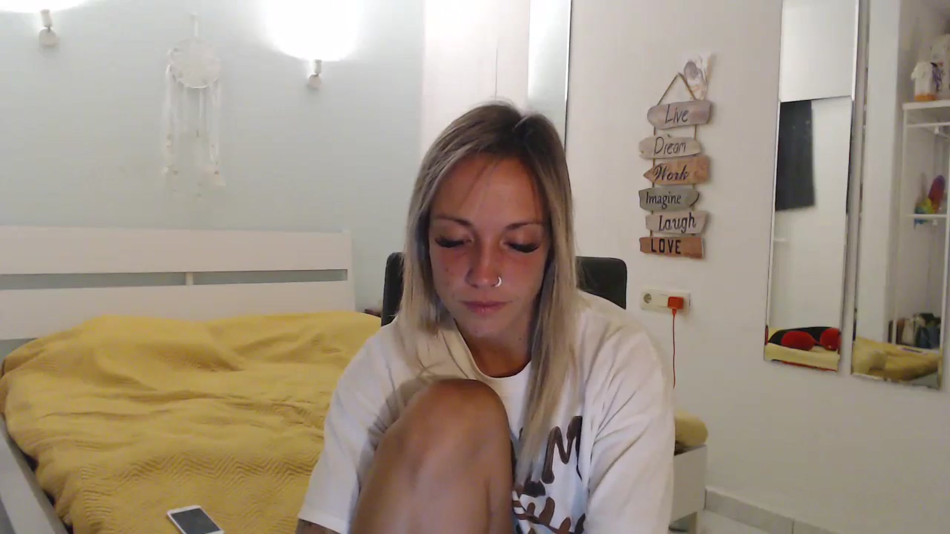 Gallery image thumbnail from Hotangelalli's myfreecams stream on, 08/26/2023, 24:46 image 17 of 20