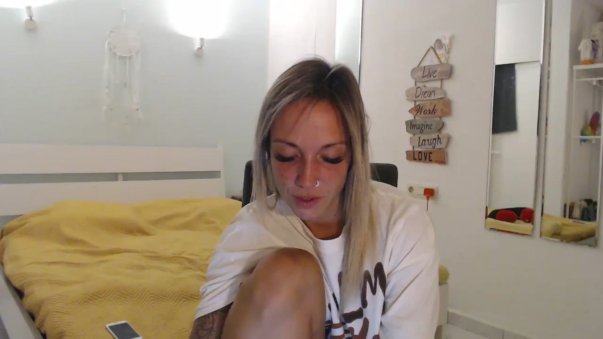 Gallery image thumbnail from Hotangelalli's myfreecams stream on, 08/26/2023, 24:46 image 14 of 20