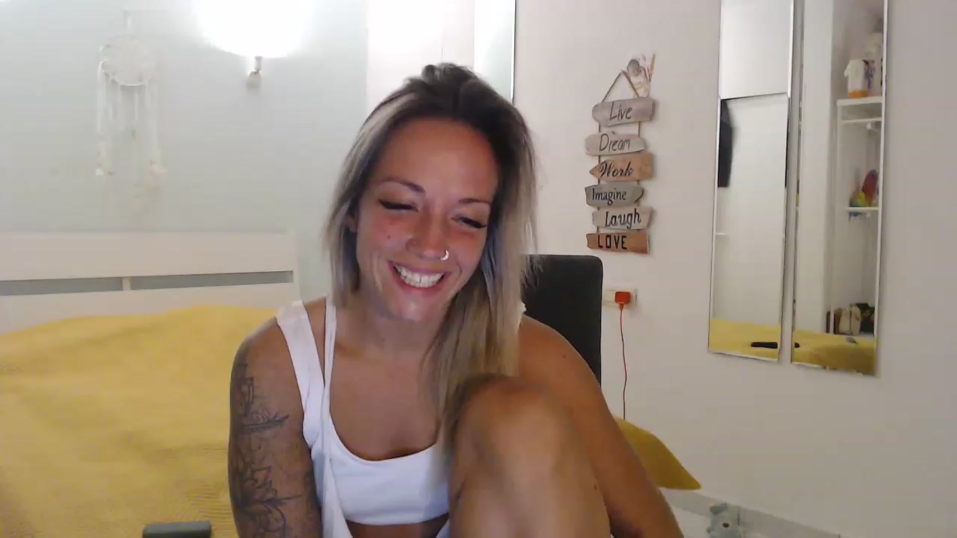 Gallery image thumbnail from Hotangelalli's myfreecams stream on, 08/28/2023, 05:56 image 15 of 20