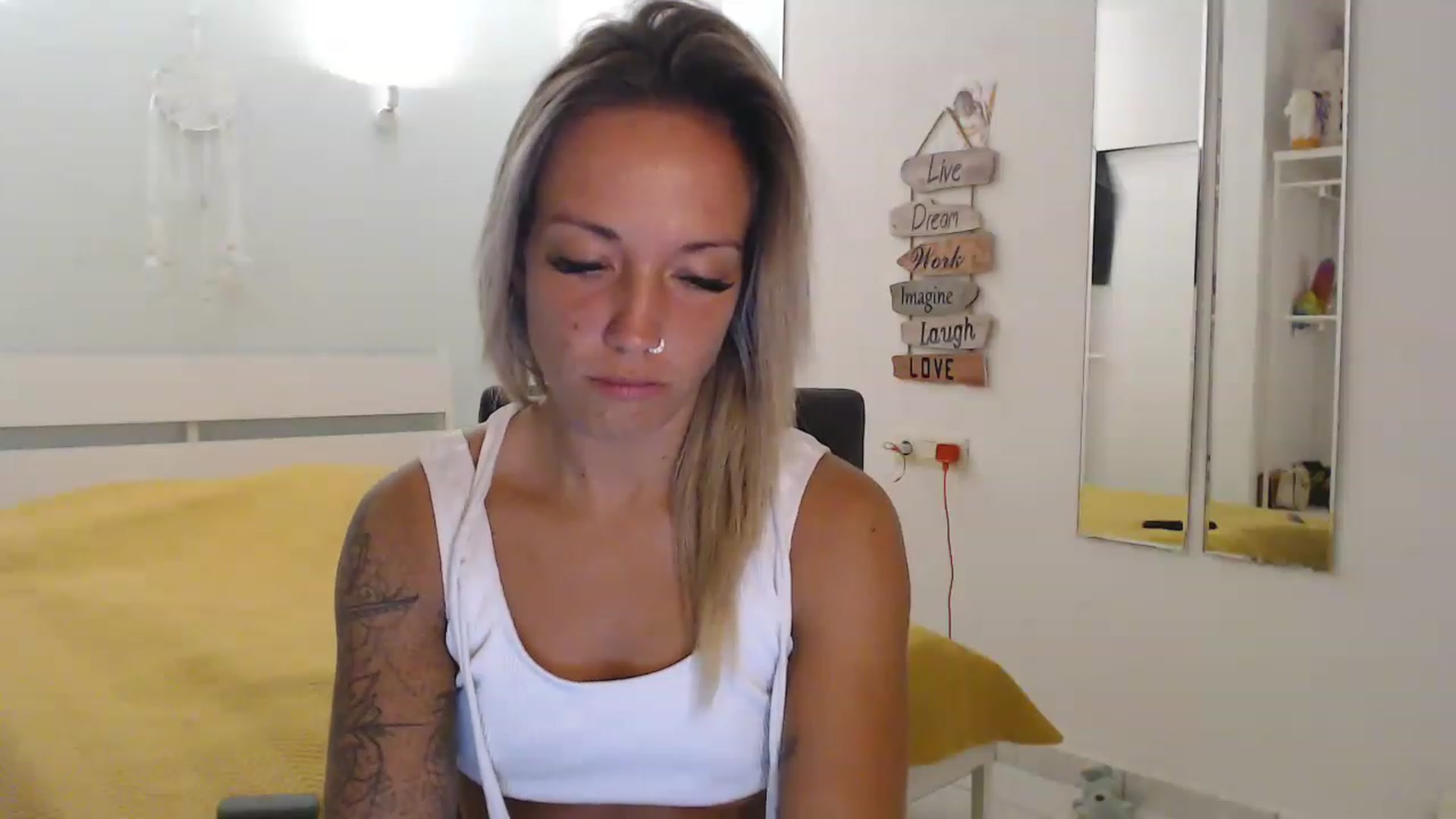 Gallery image thumbnail from Hotangelalli's myfreecams stream on, 08/28/2023, 05:56 image 18 of 20