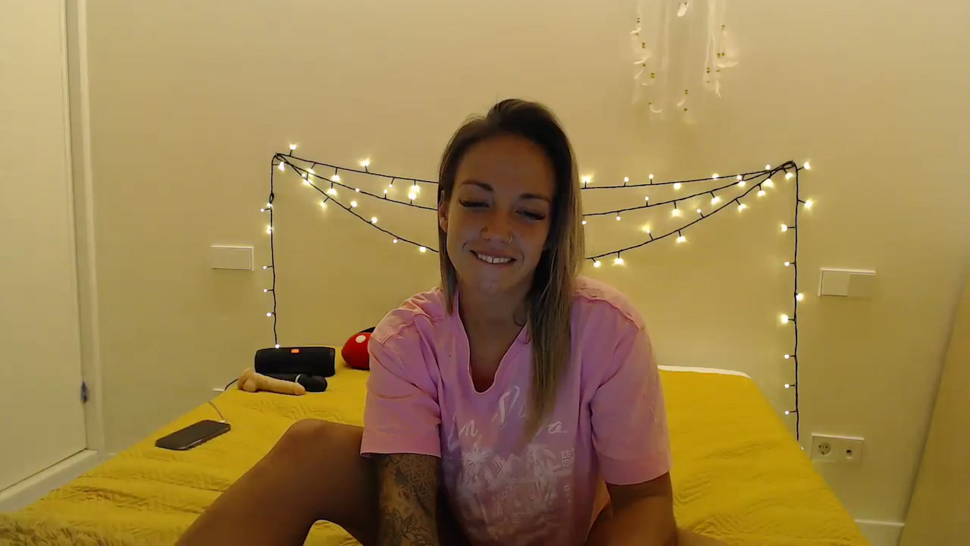 Gallery image thumbnail from Hotangelalli's myfreecams stream on, 11/21/2023, 03:04 image 17 of 20