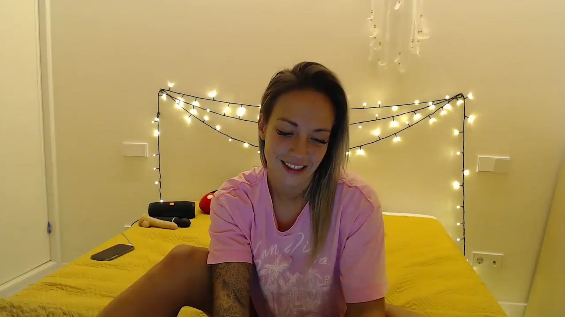 Gallery image thumbnail from Hotangelalli's myfreecams stream on, 11/21/2023, 03:04 image 13 of 20