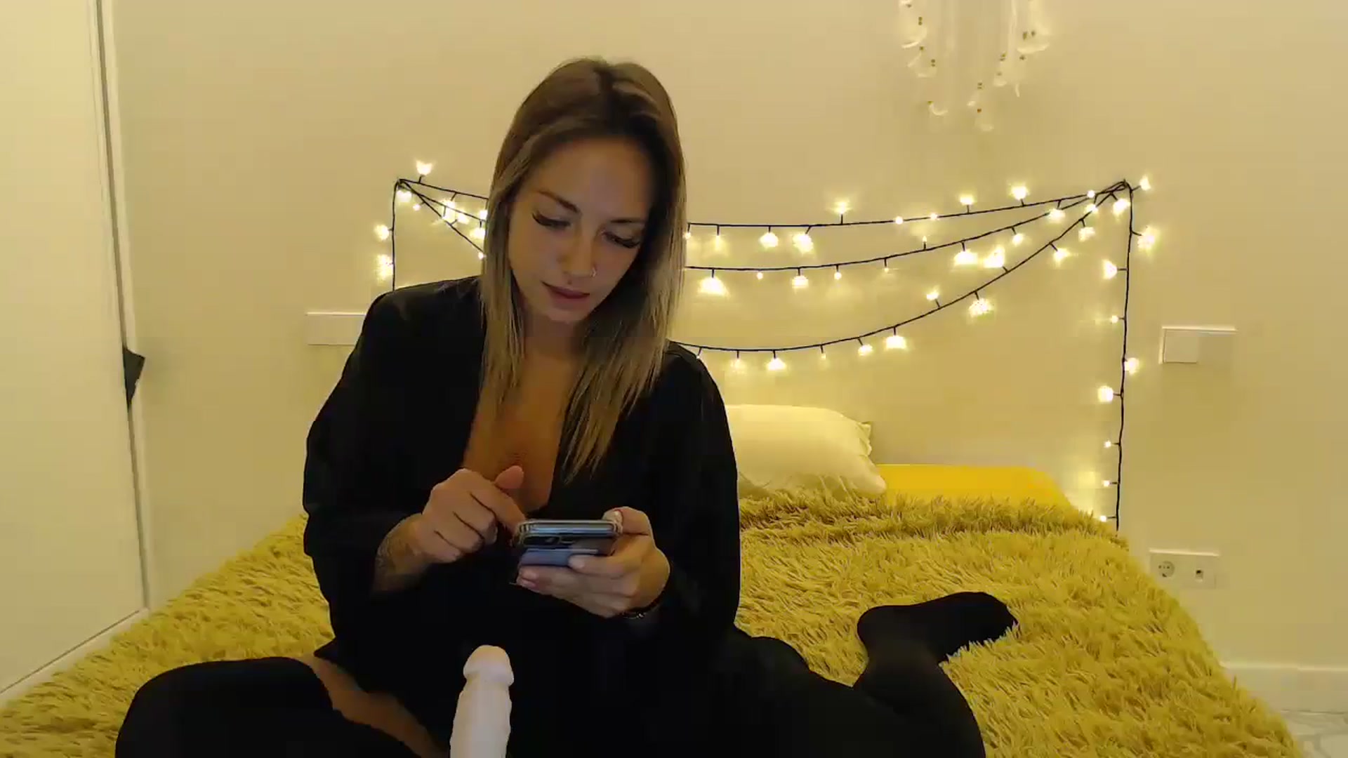 Gallery image thumbnail from Hotangelalli's myfreecams stream on, 11/30/2023, 01:10 image 2 of 20