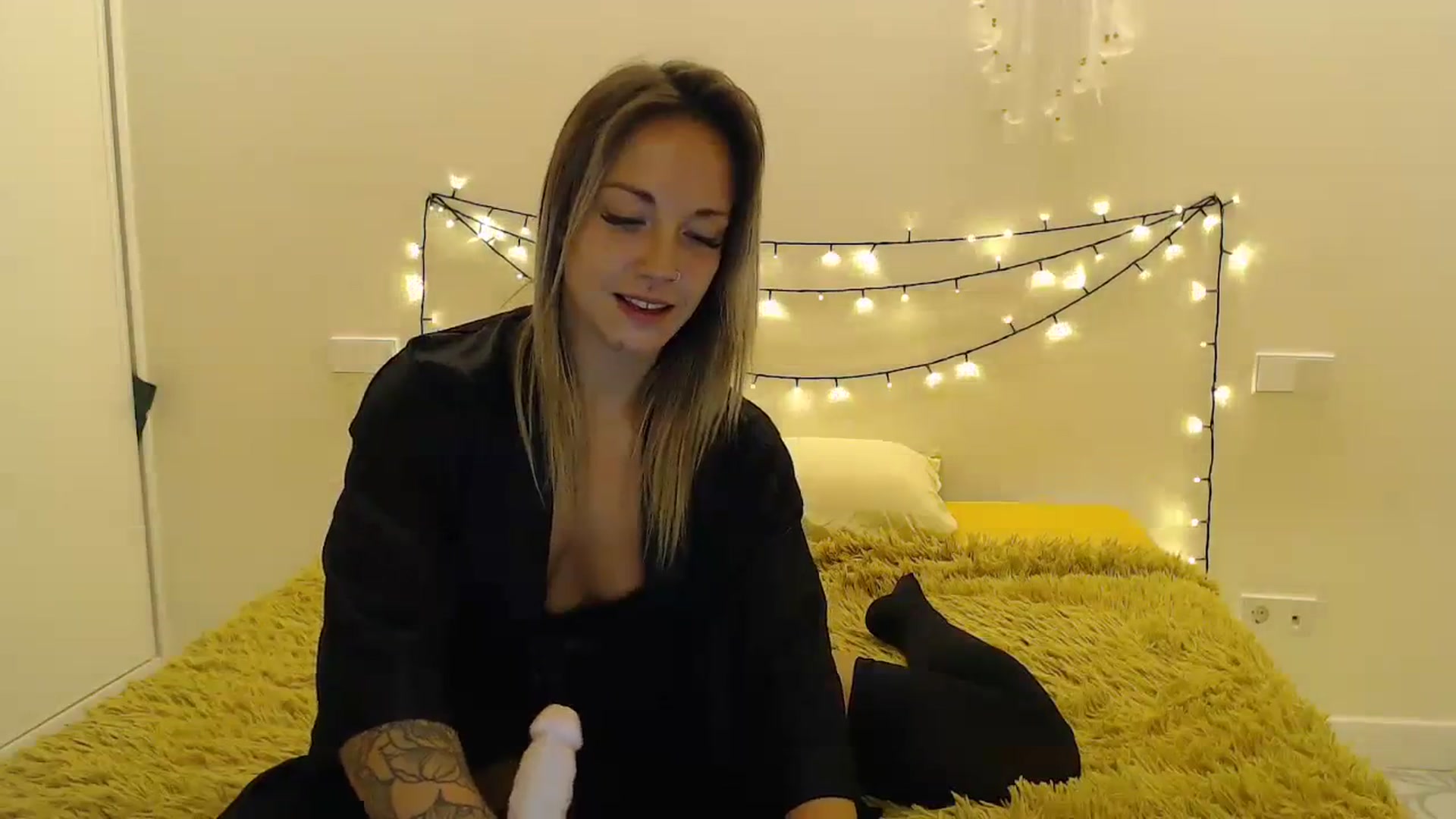 Gallery image thumbnail from Hotangelalli's myfreecams stream on, 11/30/2023, 01:10 image 9 of 20