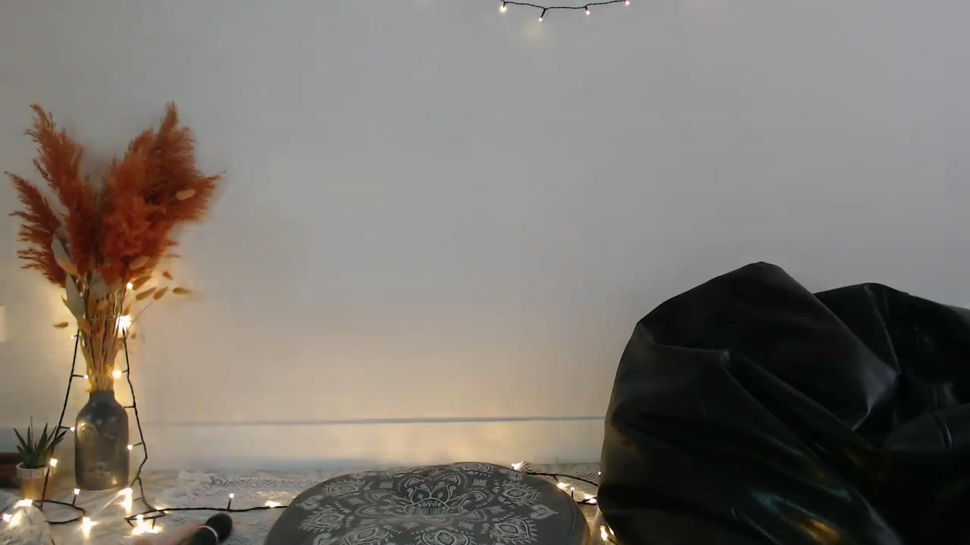 Gallery image thumbnail from Hotangelalli's myfreecams stream on, 01/01/2024, 11:46 image 12 of 20
