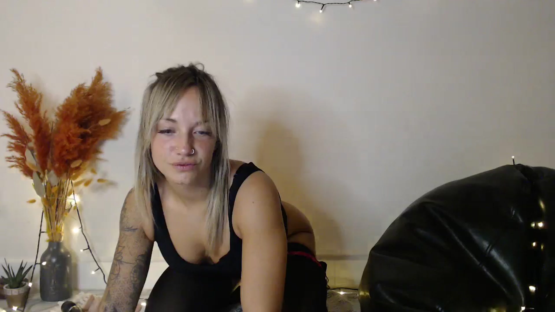 Gallery image thumbnail from Hotangelalli's myfreecams stream on, 01/01/2024, 23:57 image 7 of 20
