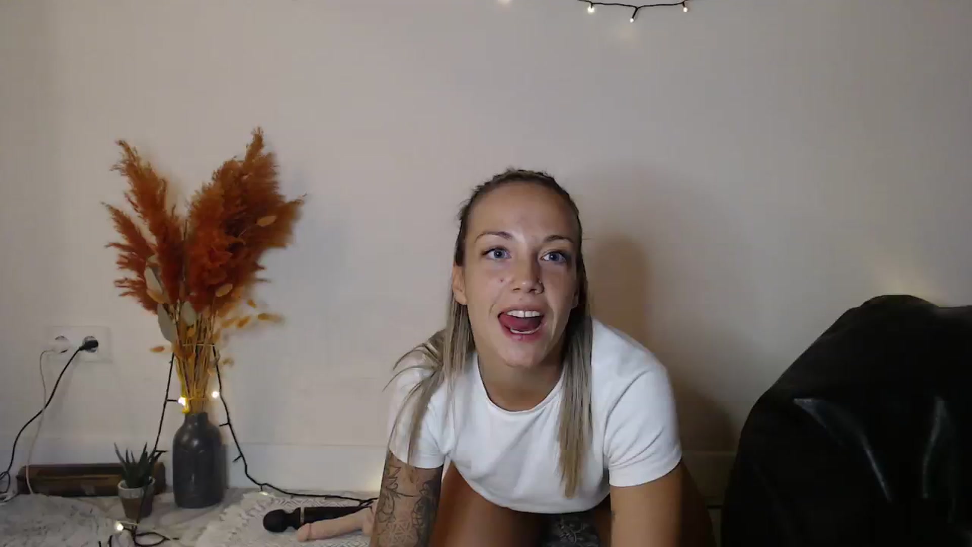 Gallery image thumbnail from Hotangelalli's myfreecams stream on, 01/03/2024, 23:59 image 1 of 20