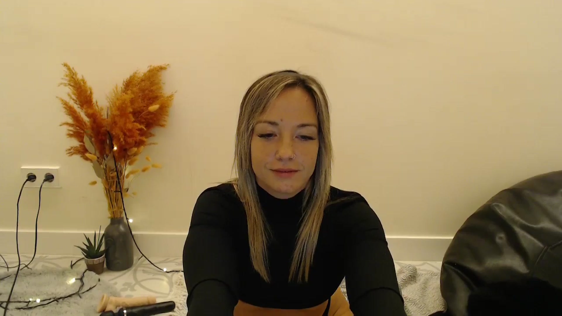 Gallery image thumbnail from Hotangelalli's myfreecams stream on, 02/11/2024, 01:08 image 19 of 20