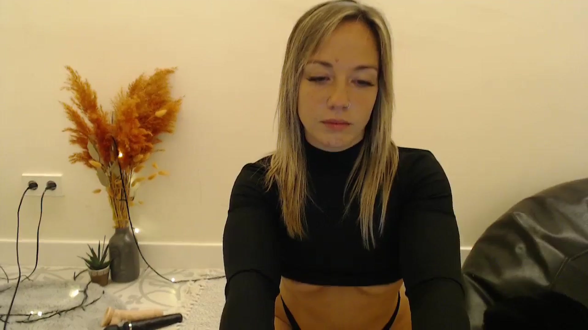 Gallery image thumbnail from Hotangelalli's myfreecams stream on, 02/11/2024, 01:08 image 6 of 20