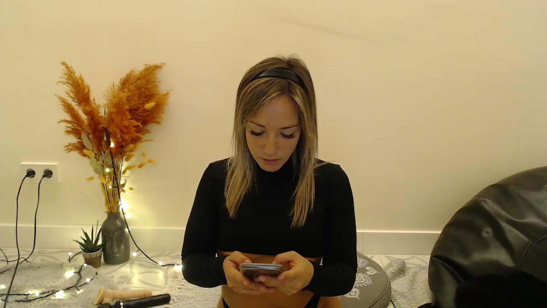 Gallery image thumbnail from Hotangelalli's myfreecams stream on, 02/11/2024, 01:08 image 17 of 20