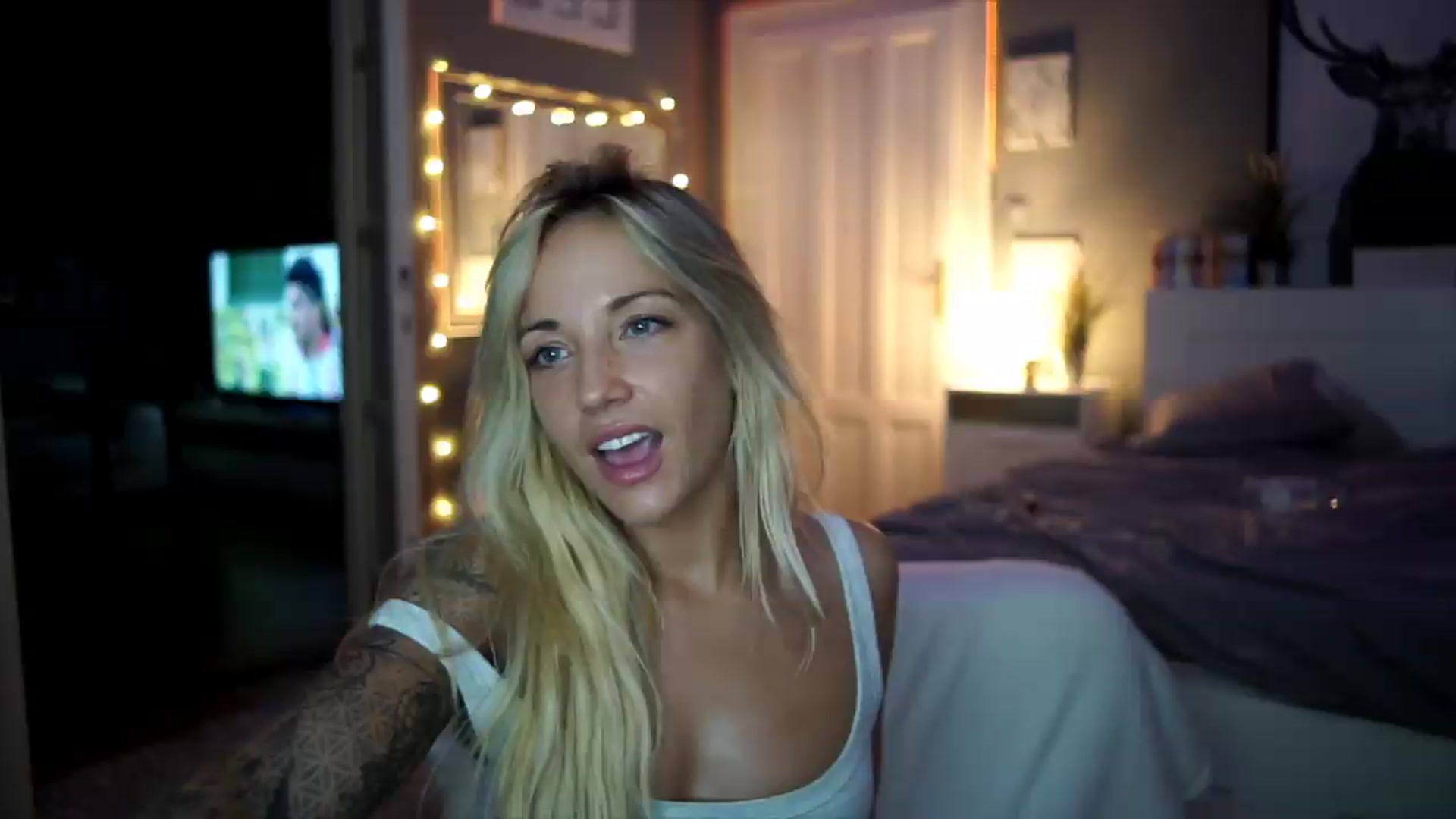 Gallery image thumbnail from Hotangelalli's myfreecams stream on, 08/06/2026, 01:08 image 1 of 20