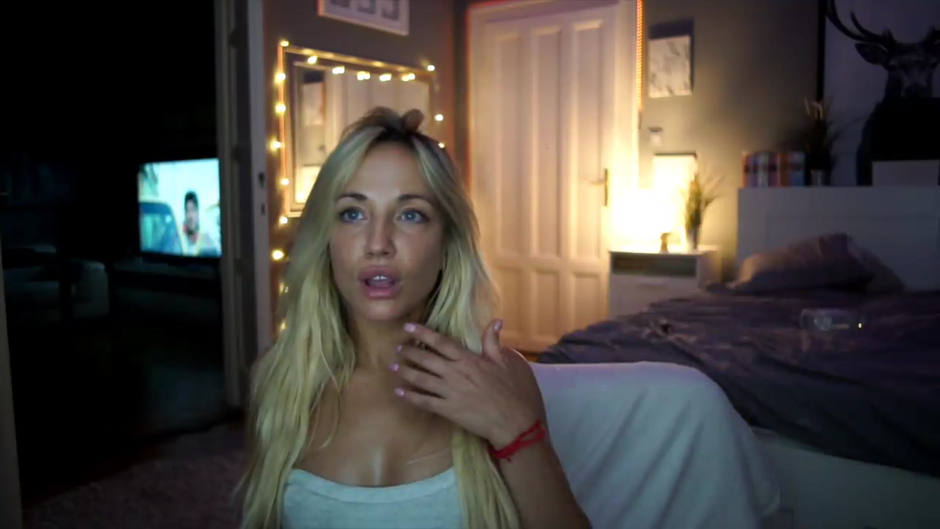 Gallery image thumbnail from Hotangelalli's myfreecams stream on, 08/06/2026, 01:08 image 5 of 20