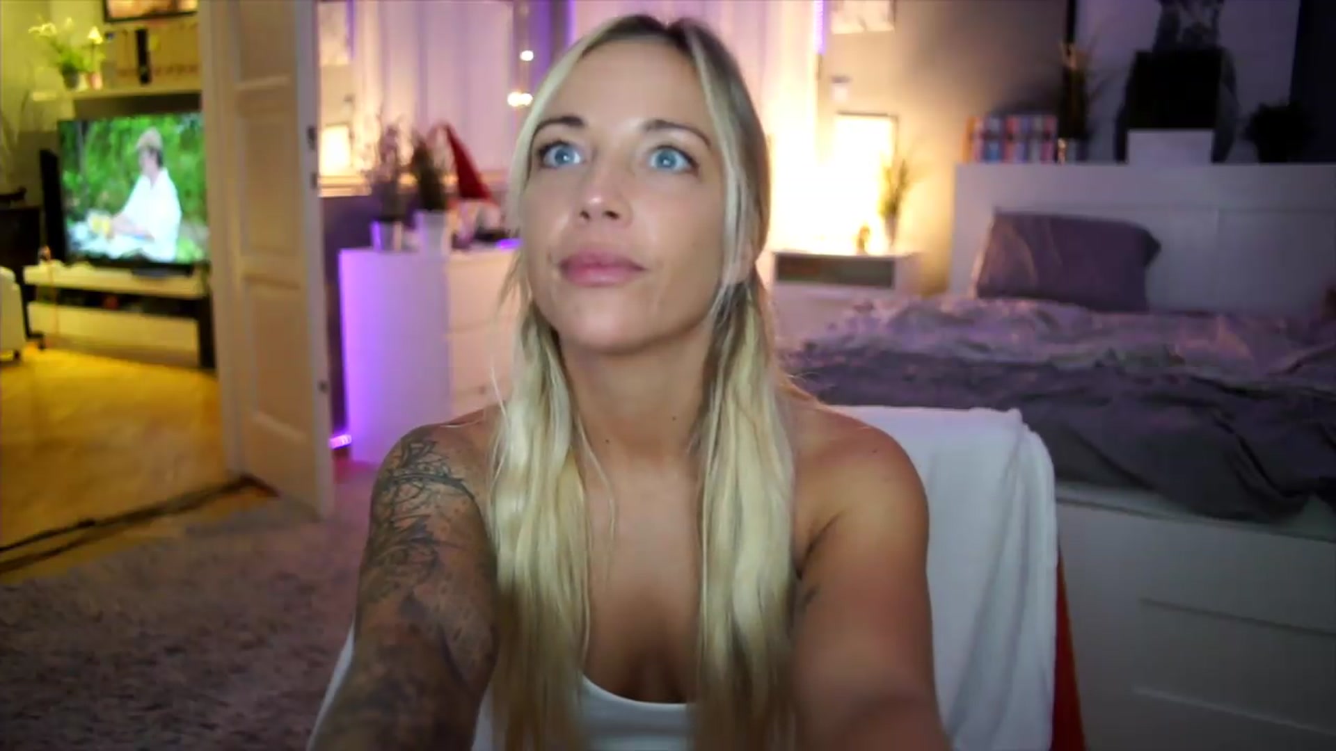 Gallery image thumbnail from Hotangelalli's myfreecams stream on, 08/09/2026, 23:09 image 3 of 20