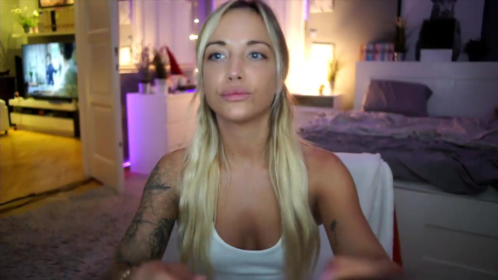 Gallery image thumbnail from Hotangelalli's myfreecams stream on, 08/09/2026, 23:09 image 2 of 20