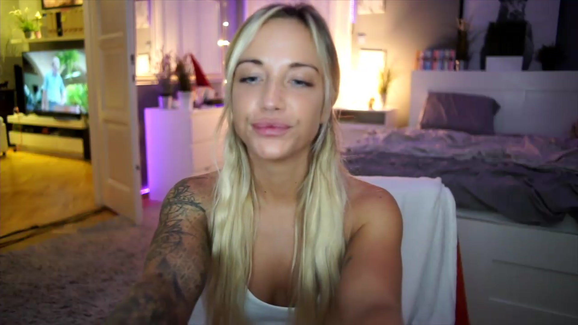 Gallery image thumbnail from Hotangelalli's myfreecams stream on, 08/09/2026, 23:09 image 7 of 20