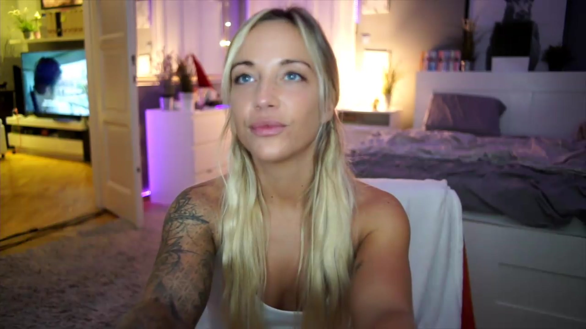 Gallery image thumbnail from Hotangelalli's myfreecams stream on, 08/09/2026, 23:09 image 8 of 20