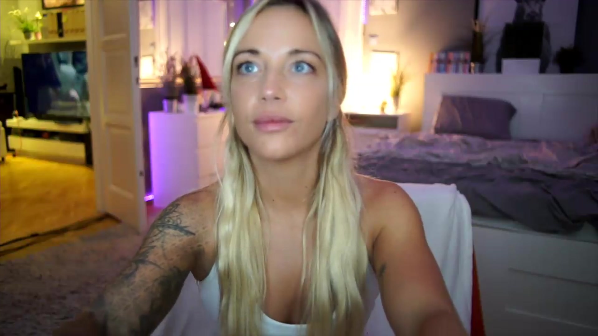 Gallery image thumbnail from Hotangelalli's myfreecams stream on, 08/09/2026, 23:09 image 10 of 20