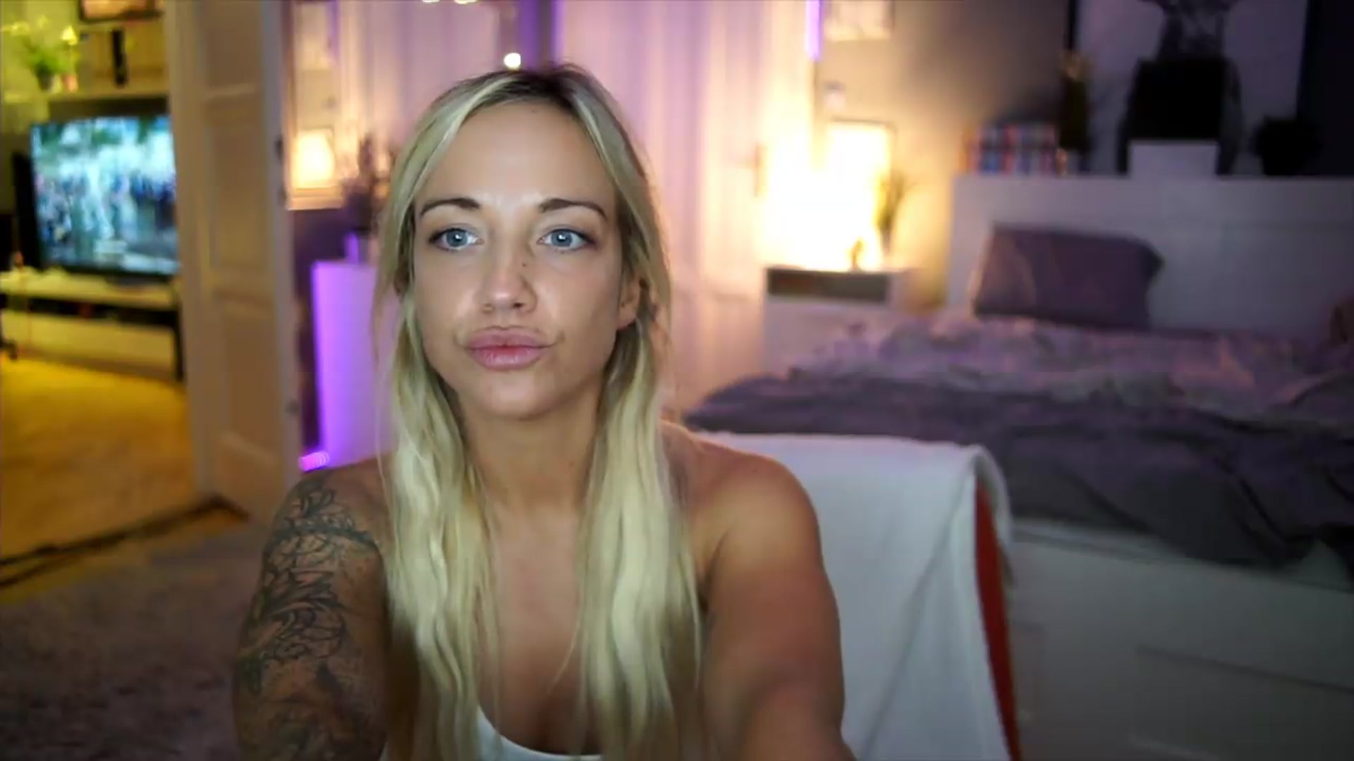Gallery image thumbnail from Hotangelalli's myfreecams stream on, 08/09/2026, 23:27 image 20 of 20