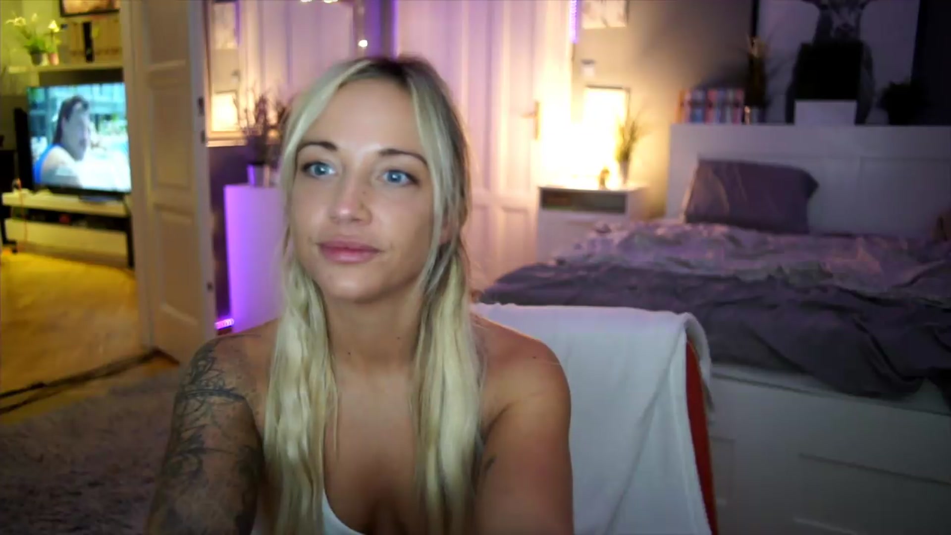 Gallery image thumbnail from Hotangelalli's myfreecams stream on, 08/09/2026, 23:27 image 12 of 20