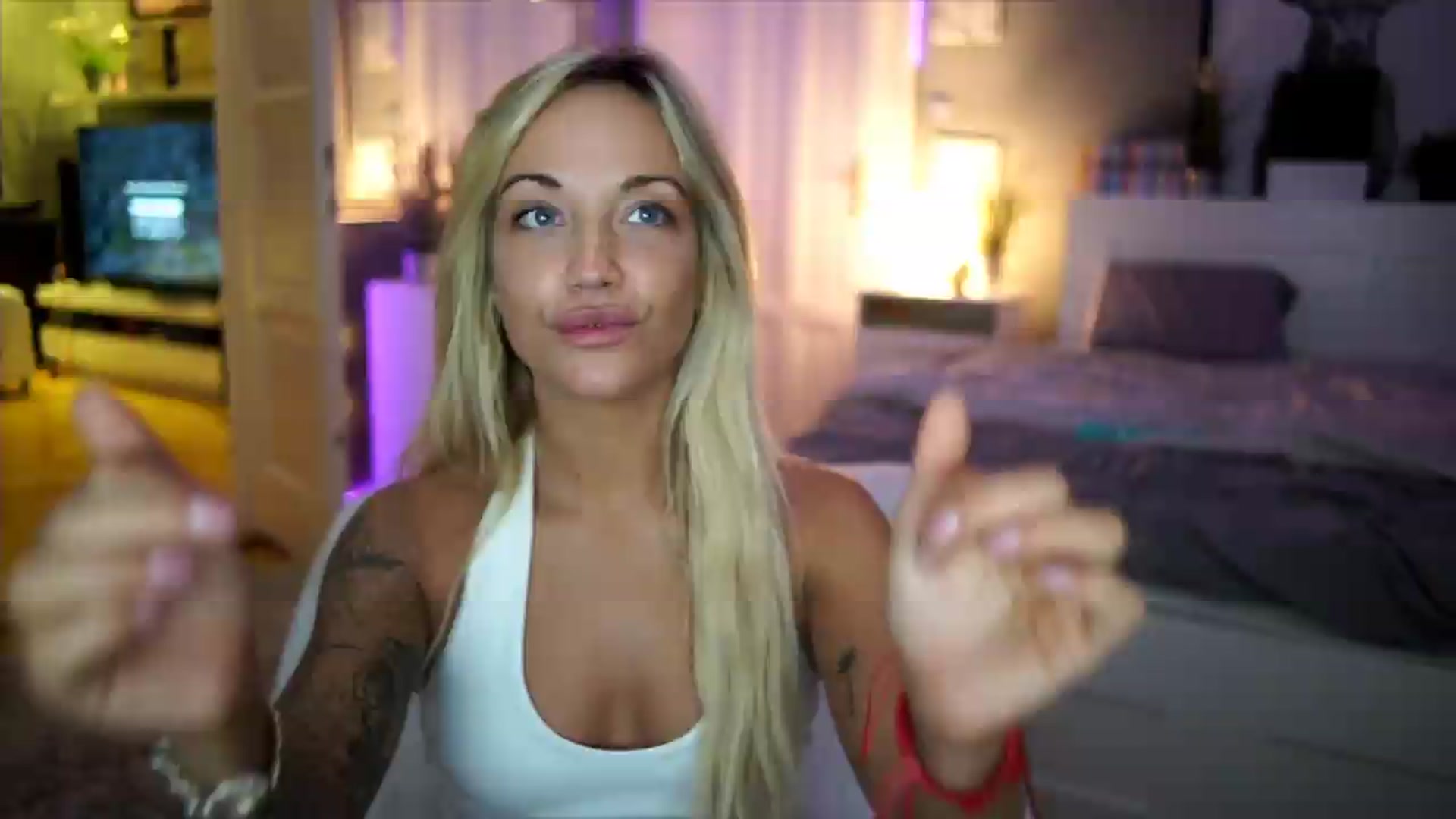 Gallery image thumbnail from Hotangelalli's myfreecams stream on, 08/10/2026, 24:52 image 13 of 20