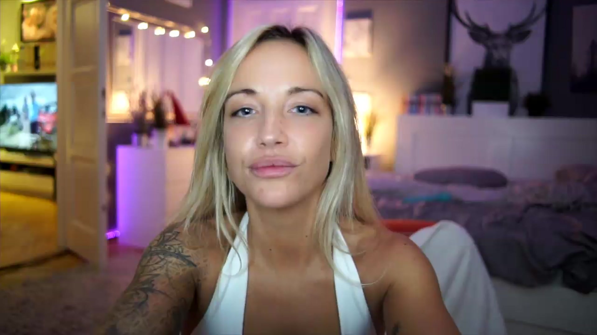 Gallery image thumbnail from Hotangelalli's myfreecams stream on, 08/10/2026, 03:13 image 8 of 20