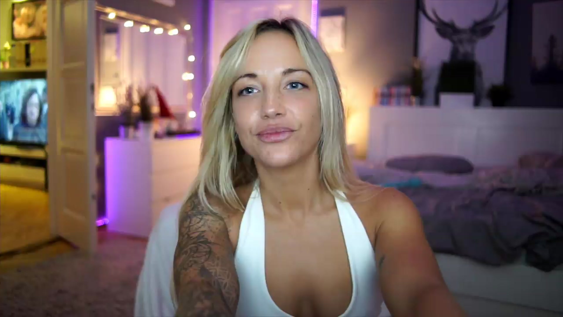 Gallery image thumbnail from Hotangelalli's myfreecams stream on, 08/10/2026, 03:13 image 16 of 20