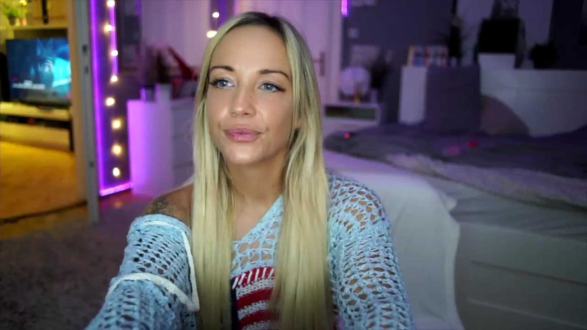 Gallery image thumbnail from Hotangelalli's myfreecams stream on, 08/22/2026, 02:44 image 10 of 20