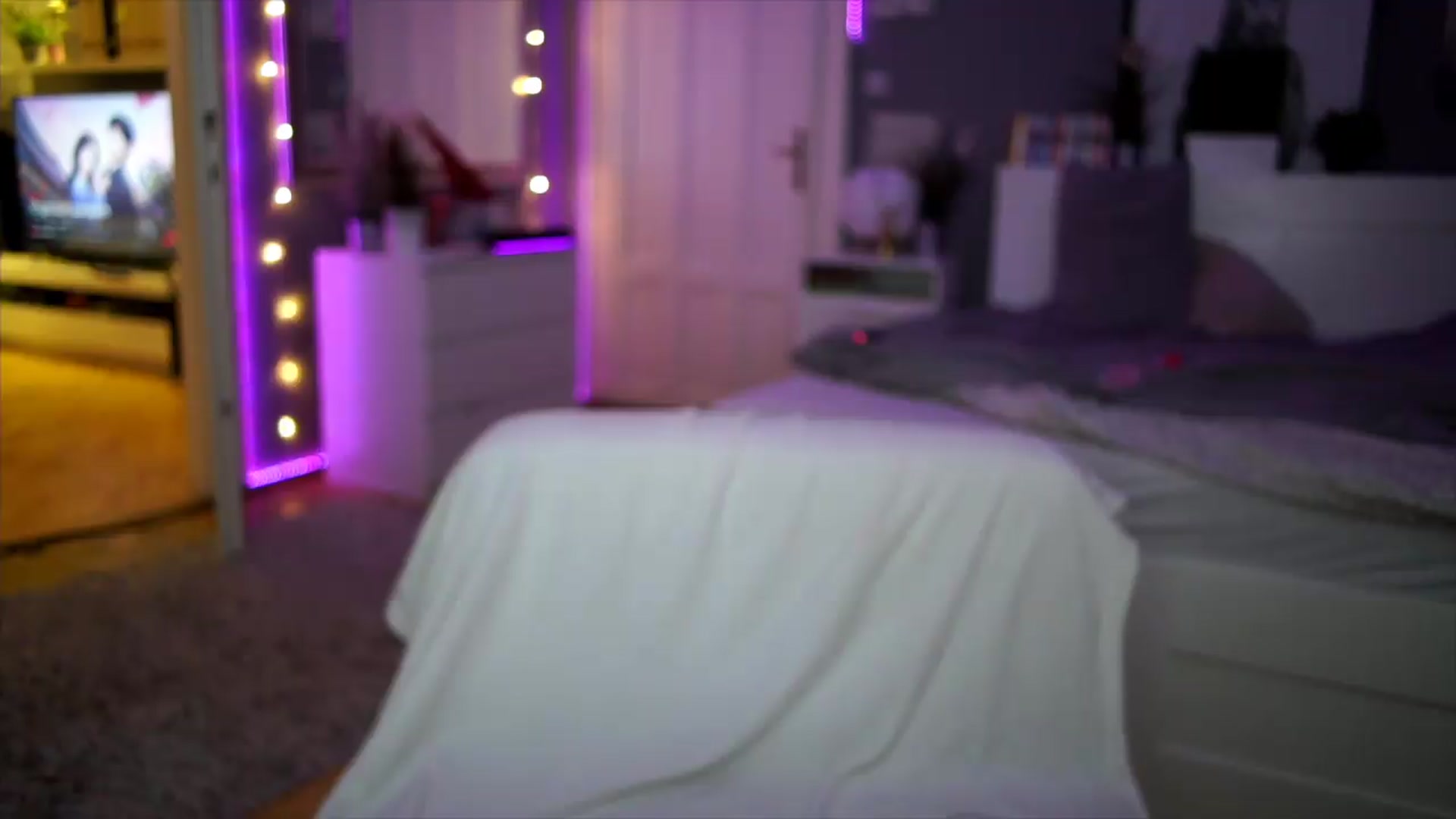 Gallery image thumbnail from Hotangelalli's myfreecams stream on, 08/22/2026, 02:44 image 9 of 20