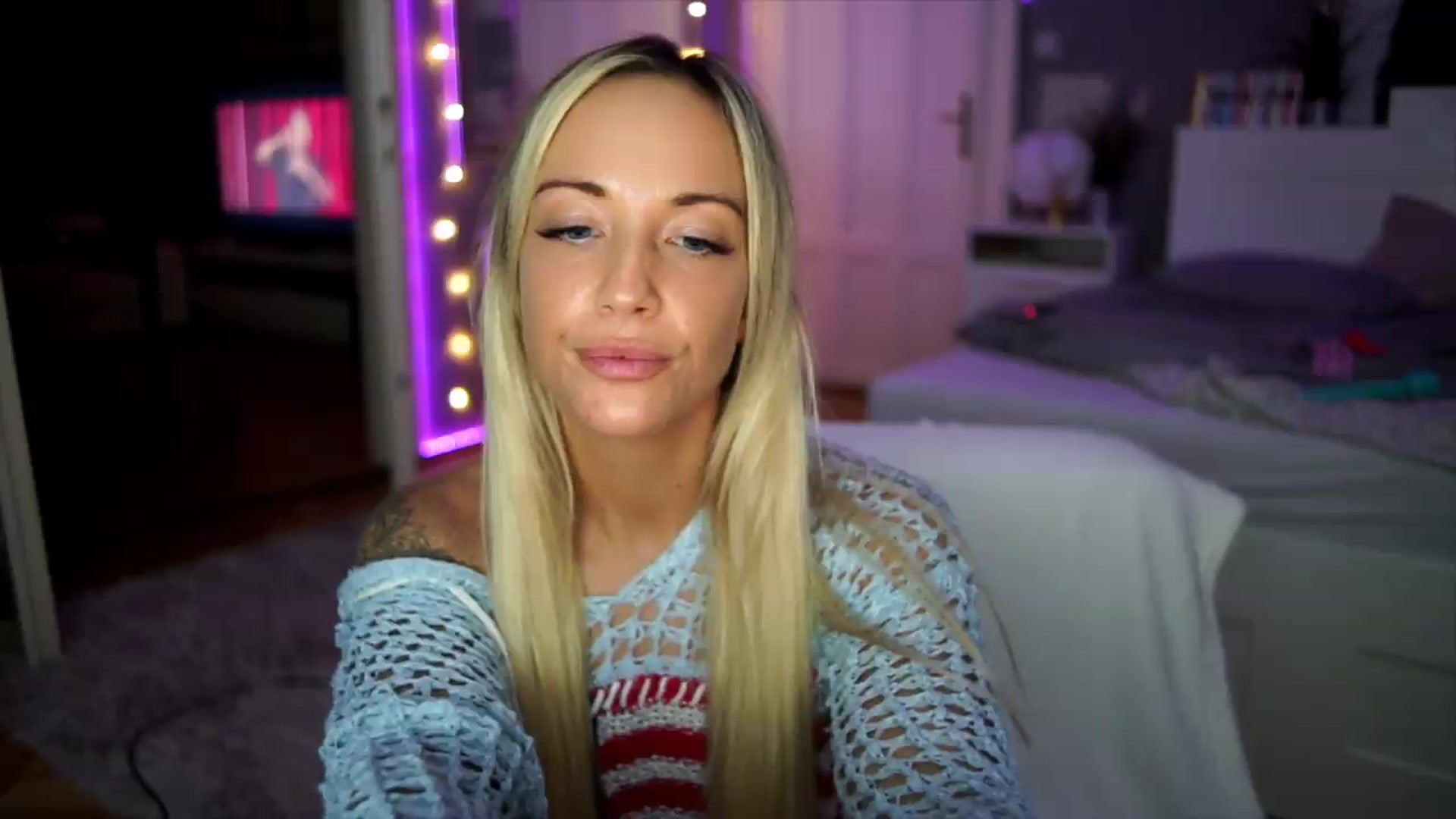 Gallery image thumbnail from Hotangelalli's myfreecams stream on, 08/22/2026, 04:33 image 17 of 20