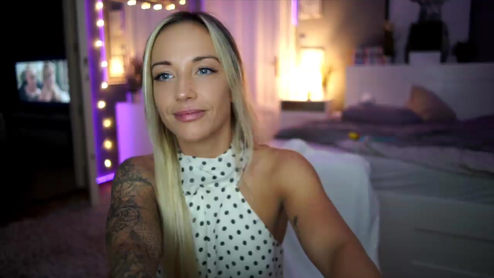 Gallery image thumbnail from Hotangelalli's myfreecams stream on, 08/22/2026, 23:46 image 14 of 20