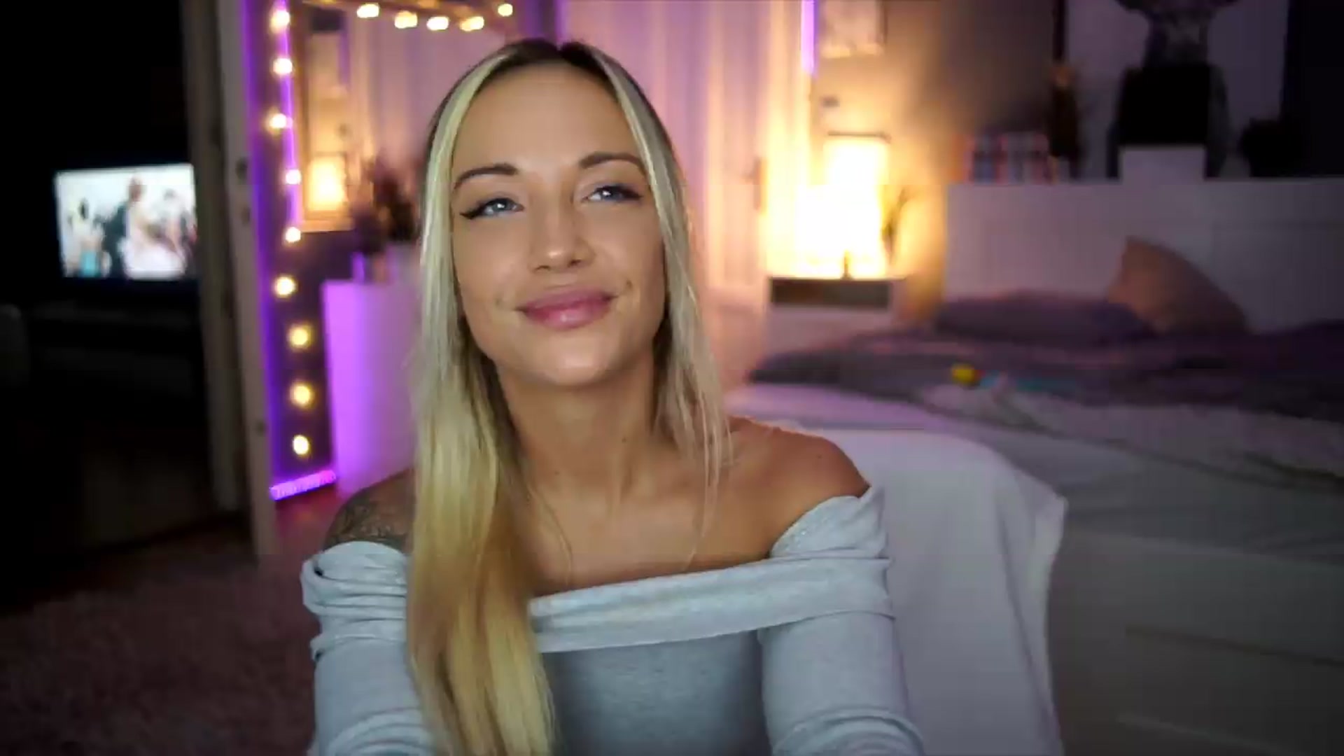 Gallery image thumbnail from Hotangelalli's myfreecams stream on, 08/22/2026, 23:46 image 7 of 20