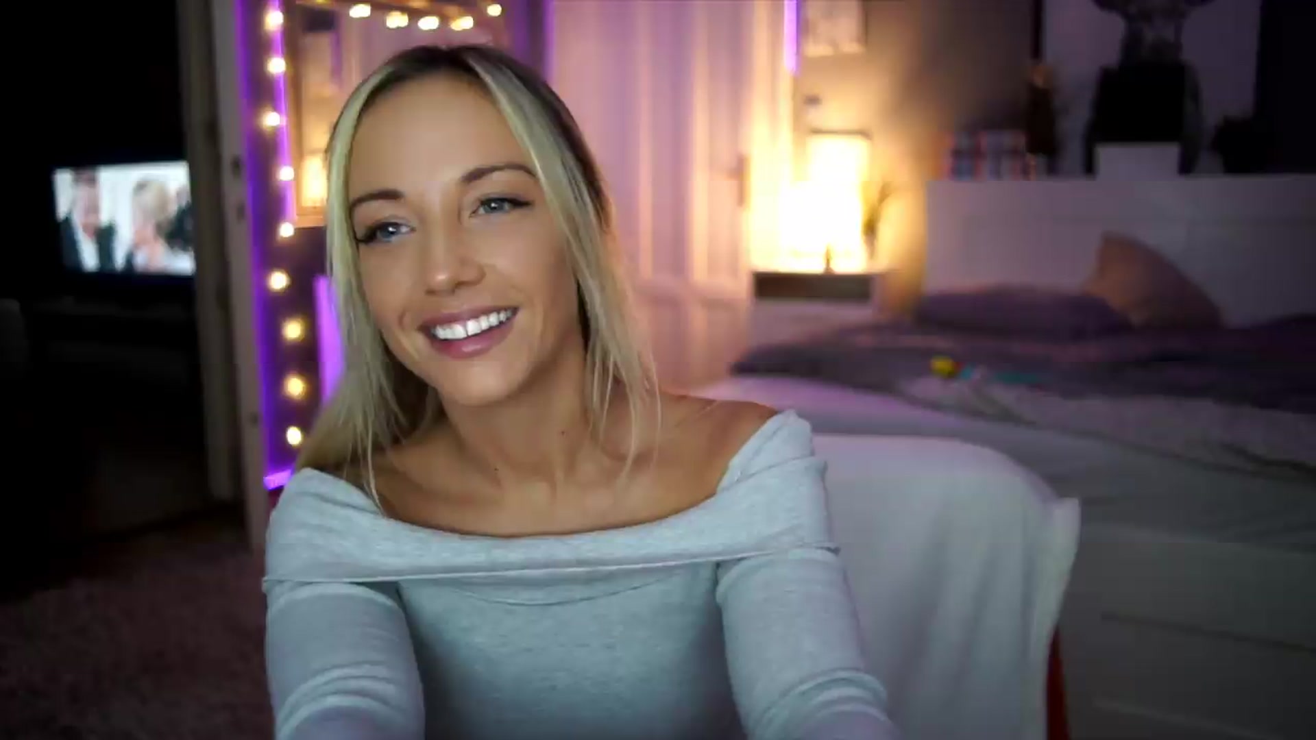 Gallery image thumbnail from Hotangelalli's myfreecams stream on, 08/22/2026, 23:46 image 4 of 20