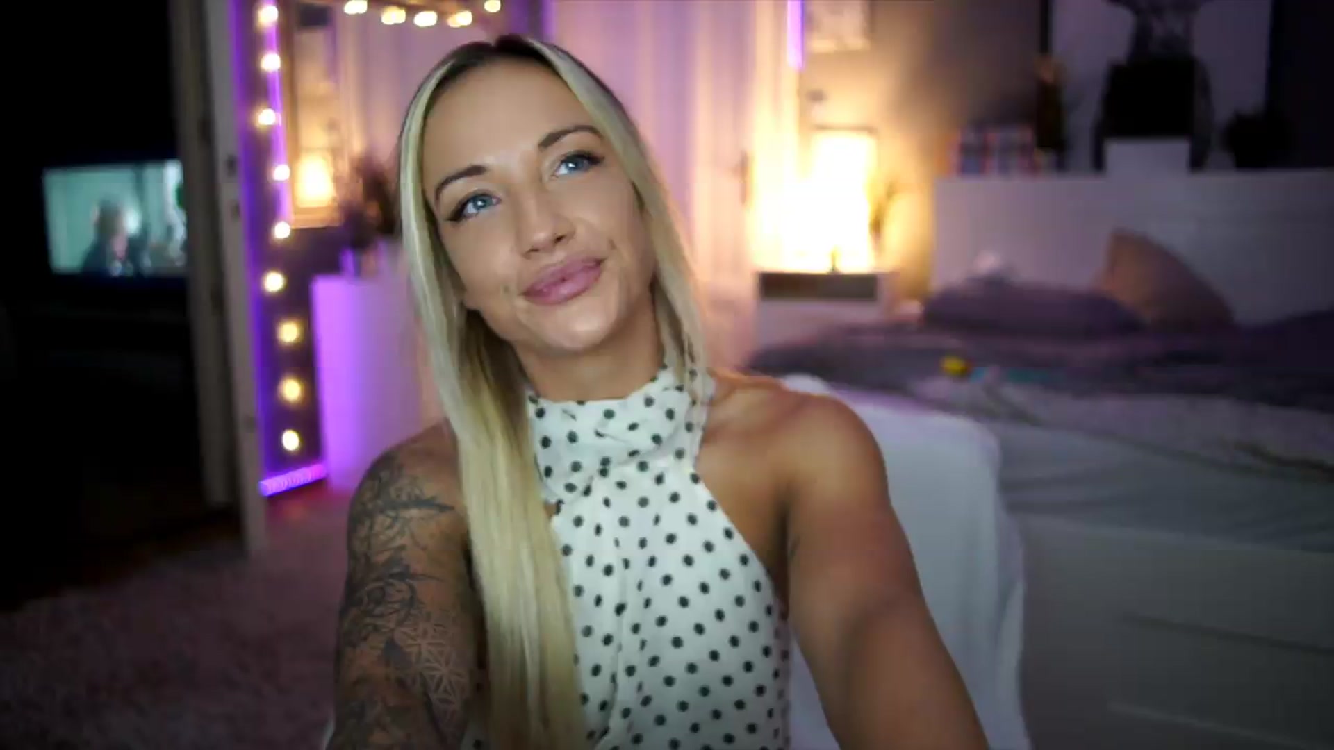 Gallery image thumbnail from Hotangelalli's myfreecams stream on, 08/22/2026, 23:46 image 12 of 20
