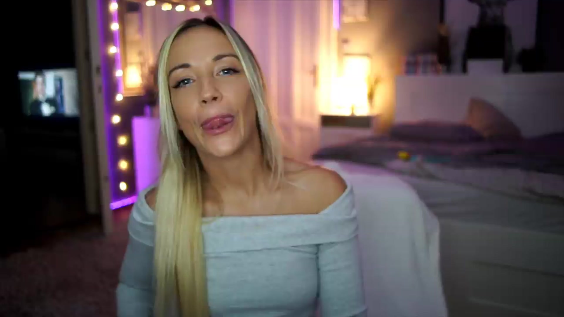 Gallery image thumbnail from Hotangelalli's myfreecams stream on, 08/22/2026, 23:46 image 9 of 20