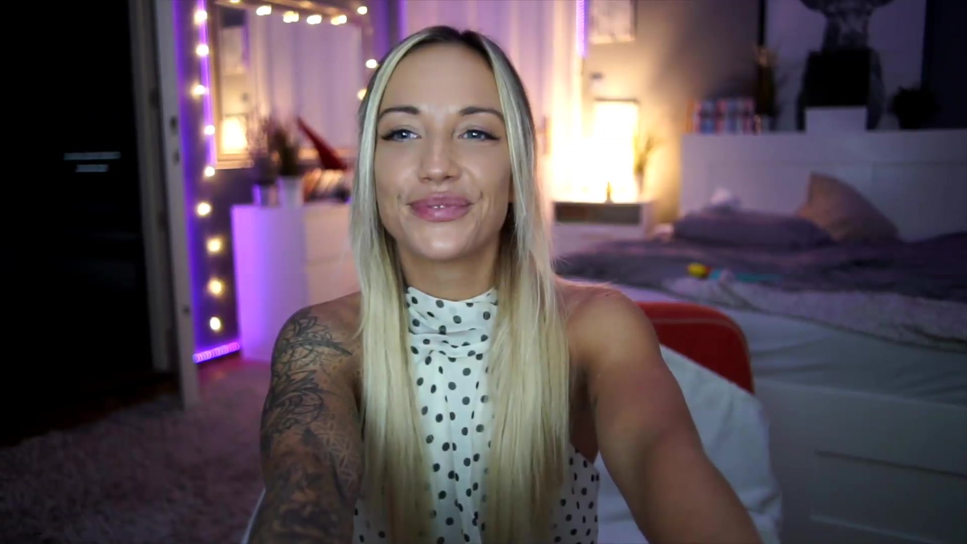Gallery image thumbnail from Hotangelalli's myfreecams stream on, 08/22/2026, 23:46 image 17 of 20